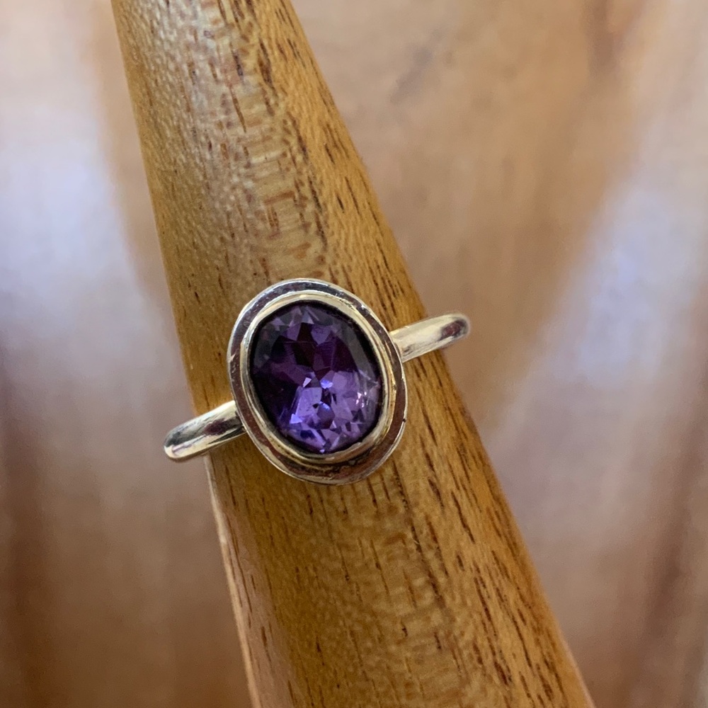 Sterling Silver .925 Oval Amethyst  Size 7